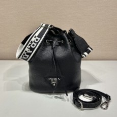 프라다 PRADA 비텔로 다이노 버킷 백