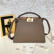 펜디 FENDI 피카부 에센셜 토트 백